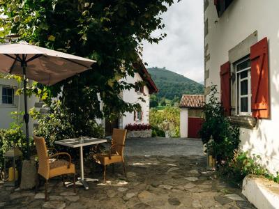 For sale Saint-just-ibarre 11 rooms 365 m2 Pyrenees atlantiques (64120) photo 0