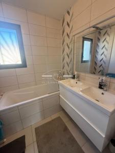 Louer Maison Saint-martin-de-crau 1560 euros