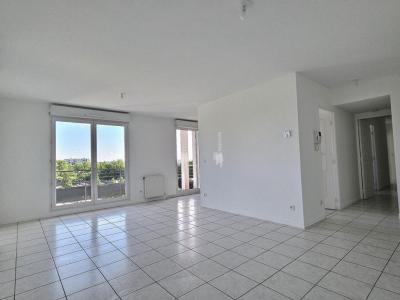 For sale Saint-priest 4 rooms 84 m2 Rhone (69800) photo 0