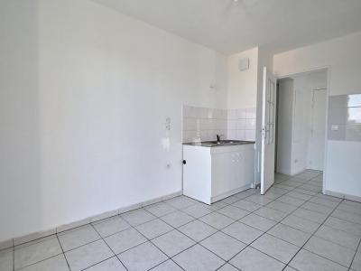 For sale Saint-priest 4 rooms 84 m2 Rhone (69800) photo 3