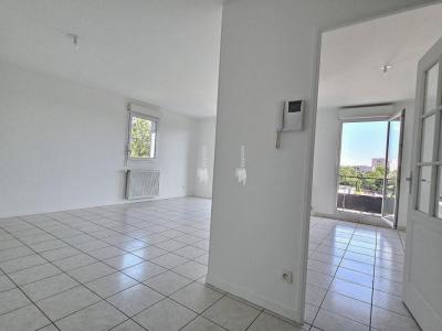 For sale Saint-priest 4 rooms 84 m2 Rhone (69800) photo 4