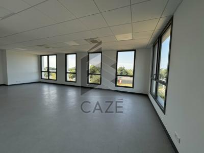 For rent Artigues-pres-bordeaux 536 m2 Gironde (33370) photo 2