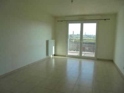 For rent Rochette 2 rooms 41 m2 Seine et marne (77000) photo 2