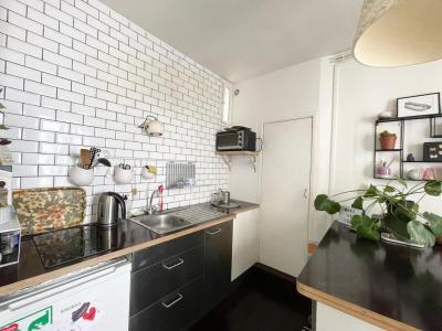 For rent Paris-10eme-arrondissement 2 rooms 28 m2 Paris (75010) photo 1