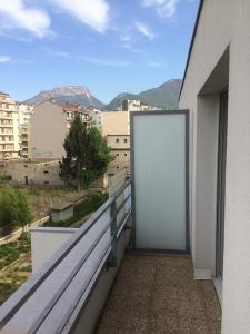 For rent Grenoble Grenoble 1 room 32 m2 Isere (38100) photo 1