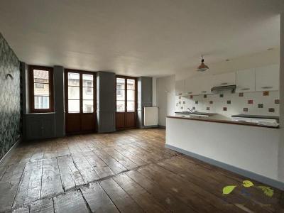 Louer Appartement Saint-leonard-de-noblat 470 euros