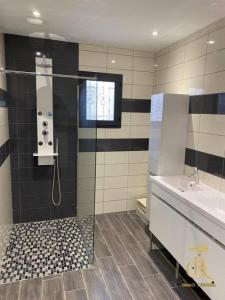 For sale Huriel 4 rooms 90 m2 Allier (03380) photo 2