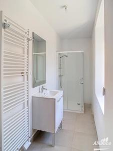 For sale Bart 14 rooms 400 m2 Doubs (25420) photo 1