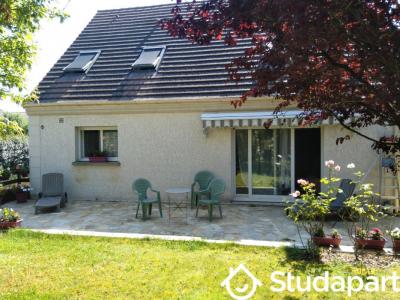For rent Montigny-le-bretonneux 1 room 12 m2 Yvelines (78180) photo 2