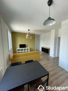 For rent Perigueux 1 room 11 m2 Dordogne (24000) photo 2