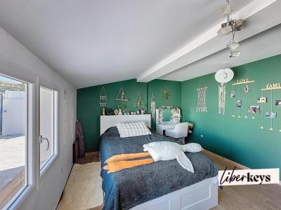 For sale Velaux 7 rooms 157 m2 Bouches du Rhone (13880) photo 4