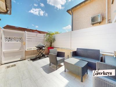 For sale Genas 4 rooms 103 m2 Rhone (69740) photo 1