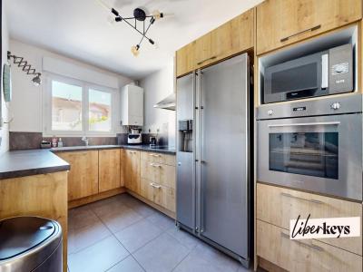 For sale Genas 4 rooms 103 m2 Rhone (69740) photo 3