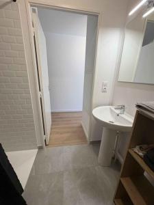 For rent Rouen 1 room 20 m2 Seine maritime (76000) photo 4