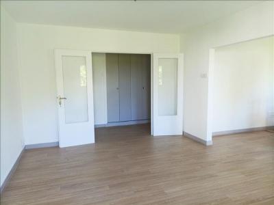 For rent Fleury-les-aubrais 3 rooms 77 m2 Loiret (45400) photo 2