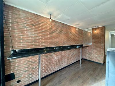 Louer Local commercial 87 m2 Saint-victoret