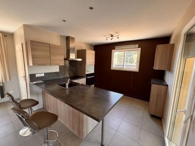 For sale Pugnac 4 rooms 97 m2 Gironde (33710) photo 2