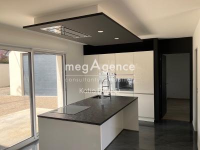 For sale Laval 4 rooms 102 m2 Mayenne (53000) photo 1