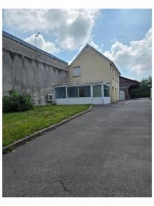 For rent Saint-just-en-chaussee 62 m2 Oise (60130) photo 0