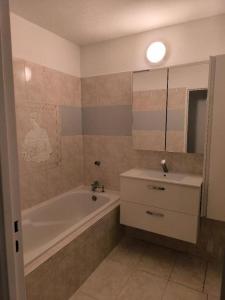 For rent Floirac 1 room 10 m2 Gironde (33270) photo 3