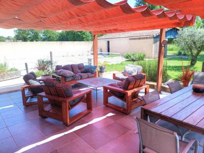For sale Champdeniers-saint-denis 6 rooms 189 m2 Deux sevres (79220) photo 2