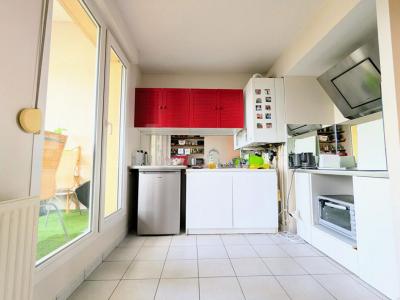 For sale Villeurbanne 4 rooms 91 m2 Rhone (69100) photo 3