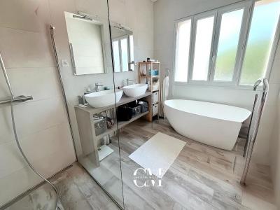 For sale Bordeaux 8 rooms 240 m2 Gironde (33200) photo 4