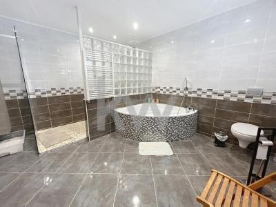 For sale Sacy 7 rooms 257 m2 Marne (51500) photo 1