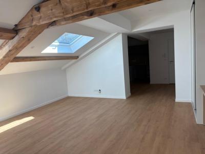 For rent Lyon-6eme-arrondissement 2 rooms 52 m2 Rhone (69006) photo 0