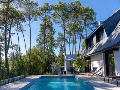 For sale Vannes 8 rooms 274 m2 Morbihan (56000) photo 2