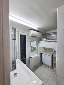 For sale Paris-1er-arrondissement 2 rooms 12 m2 Paris (75001) photo 3