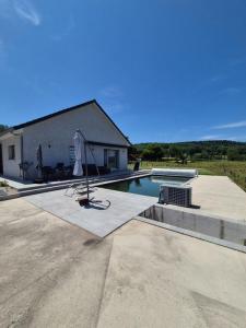 For sale Plainoiseau 7 rooms 160 m2 Jura (39210) photo 1