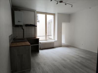 For rent Riom 2 rooms 37 m2 Puy de dome (63200) photo 2