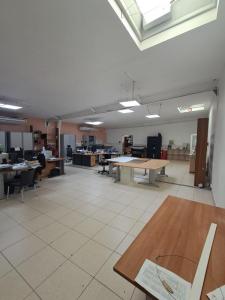 Louer Commerce Possession 246840 euros