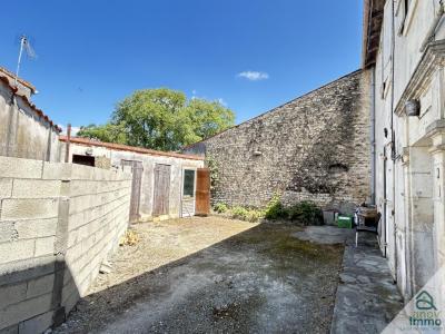 For sale Saint-coutant-le-grand 140 m2 Charente maritime (17430) photo 2