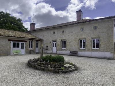 For sale 8 rooms 439 m2 Deux sevres (79190) photo 0