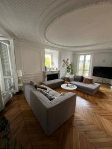 Annonce Location 5 pices Appartement Paris-8eme-arrondissement 75
