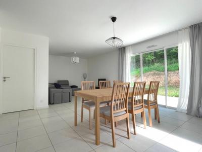 Louer Maison 98 m2 Montfort-sur-meu