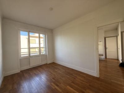 For rent Lyon-6eme-arrondissement 2 rooms 47 m2 Rhone (69006) photo 2
