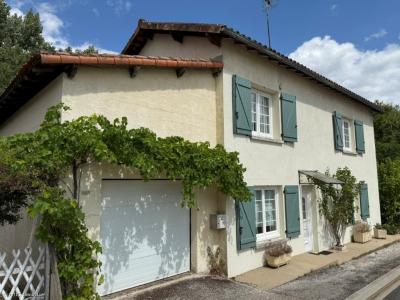 For sale Ruffec 4 rooms 89 m2 Charente (16700) photo 0