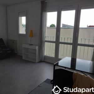 For rent Saint-julien-les-villas 1 room 27 m2 Aube (10800) photo 2