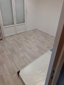 For rent Begles 12 m2 Gironde (33130) photo 2