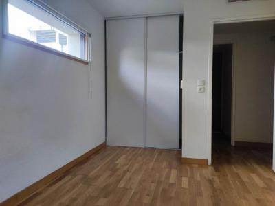 For sale Hennebont 3 rooms 67 m2 Morbihan (56700) photo 2