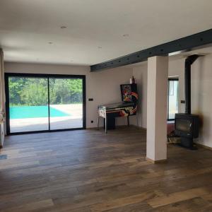 For sale Sernhac 7 rooms 223 m2 Gard (30210) photo 3