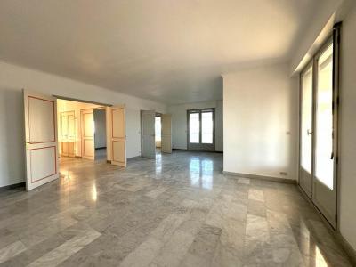For rent Beziers 8 rooms 269 m2 Herault (34500) photo 0