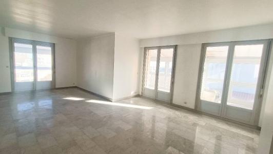For rent Beziers 8 rooms 269 m2 Herault (34500) photo 1