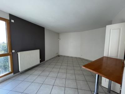 Louer Appartement Lyon-4eme-arrondissement 867 euros