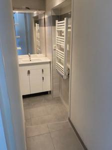For rent Villeurbanne 1 room 25 m2 Rhone (69100) photo 1