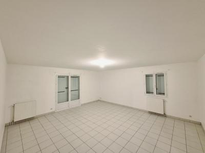 For rent Maurepas 3 rooms 76 m2 Yvelines (78310) photo 3