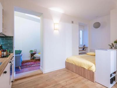 For rent Paris-11eme-arrondissement 2 rooms 27 m2 Paris (75011) photo 1